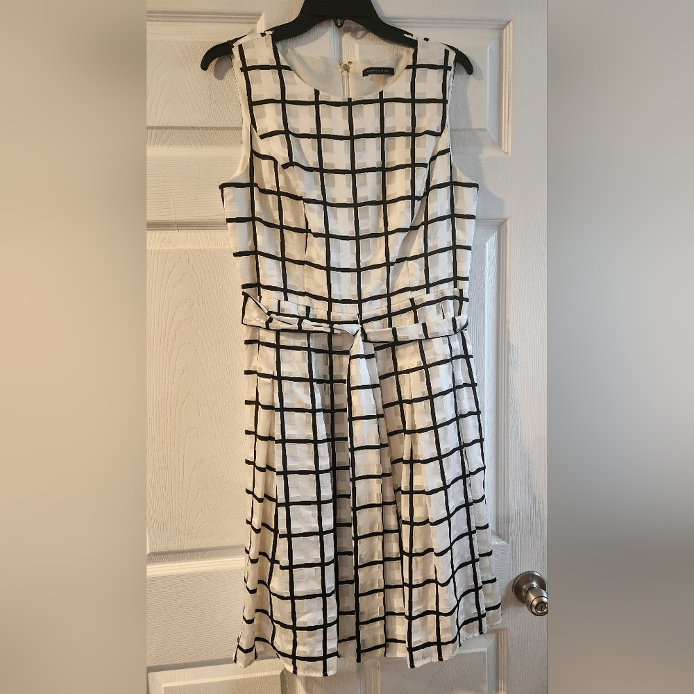 Clothes - Picture 4 of 4